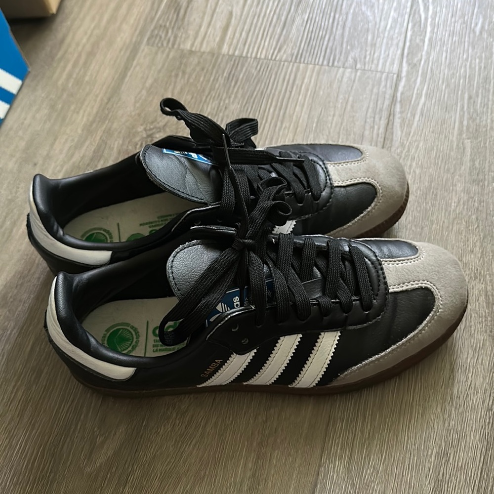 MENS Adidas samba vegan black gum